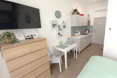 hedvig_006_konyha_asztal_tv